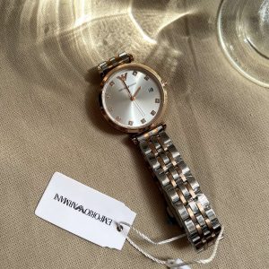 ساعت زنانه دو رنگ صفحه نقره ای برند Emporio Armani
