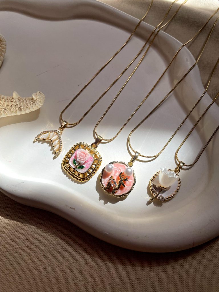 گردنبند دخترانه مینا کاری